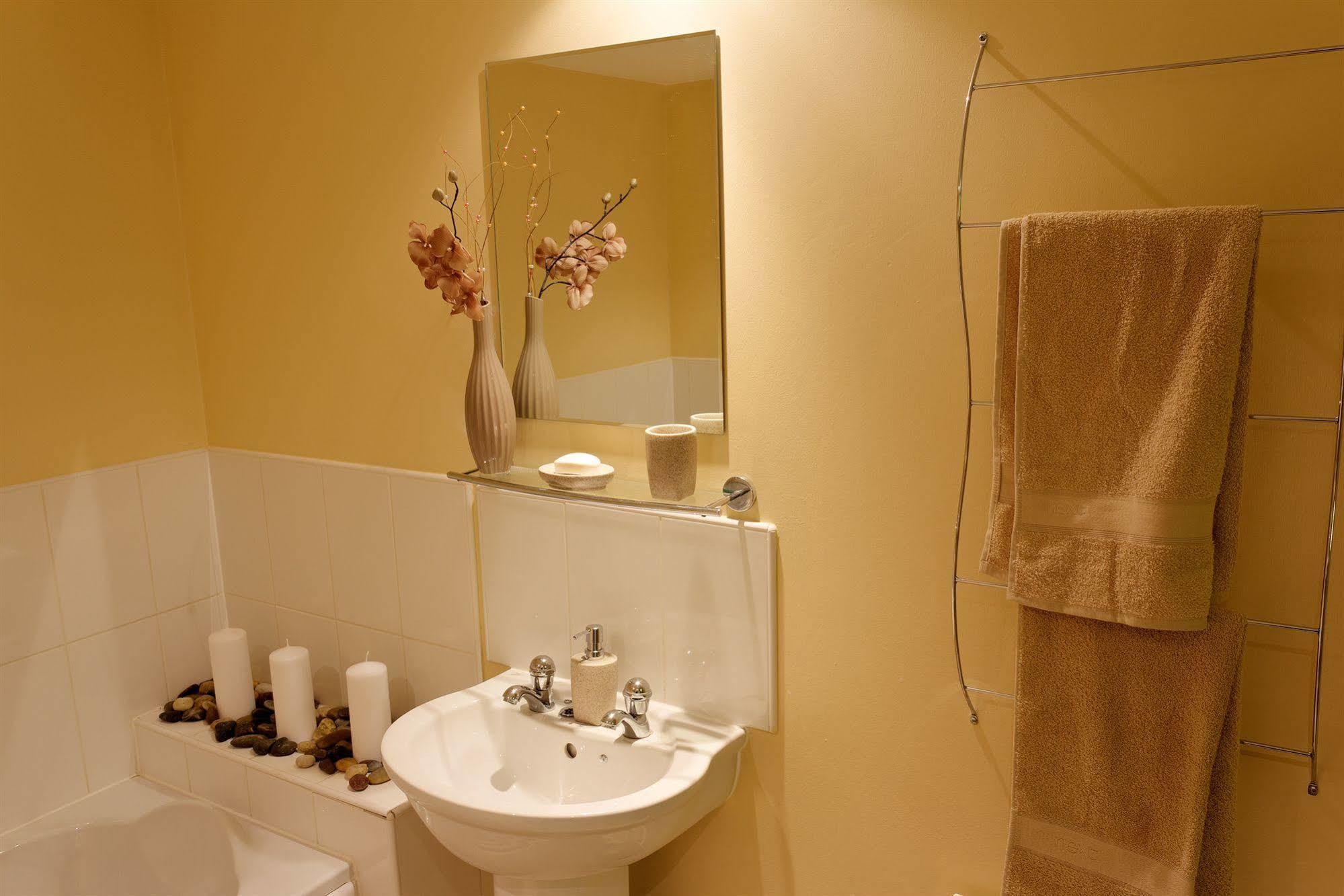 The Lindley Suite - Simple2Let Serviced Apartments Huddersfield Eksteriør bilde